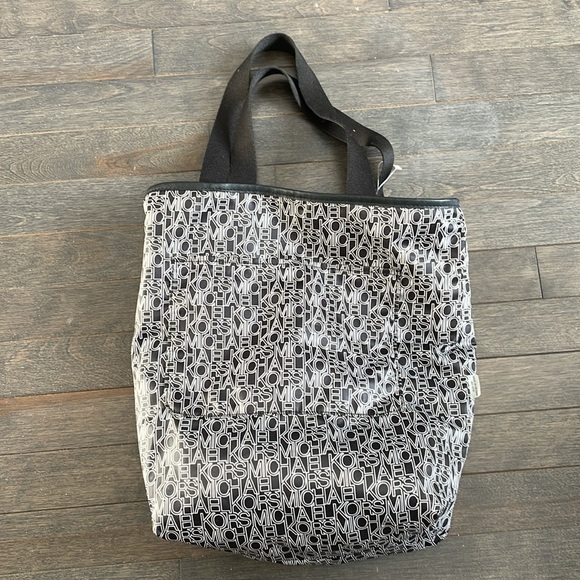 Michael Kors canvas md tote reversible black. Never worn - Picture 4 of 7